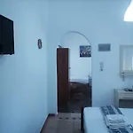 Mar-nik Village Apartment